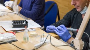 2017-10 Rifinitura e colore su elementi in zirconia 1 Dental Club