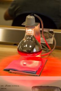 2017-10 Rifinitura e colore su elementi in zirconia 4 Dental Club